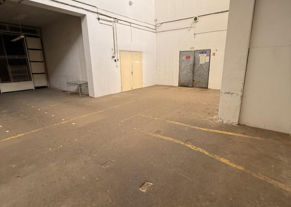 Skladovo-kancelársky objekt s rozlohou 606 m² v areáli Slovena