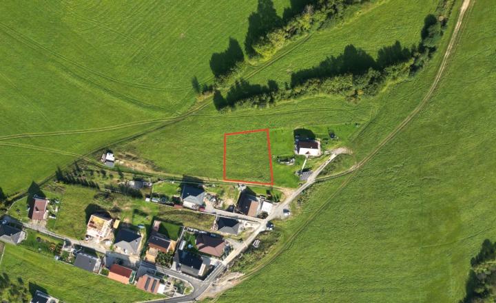 Stavebný pozemok 1037 m2 Kotrčina Lúčka - investičný - fotografia 1