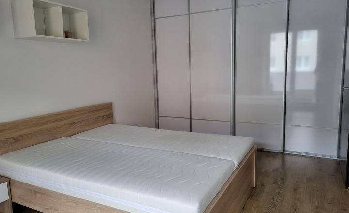 Pekný 2 izbový byt s balkónom o výmere 9 m2 Vlčince Arboreum - fotografia 5