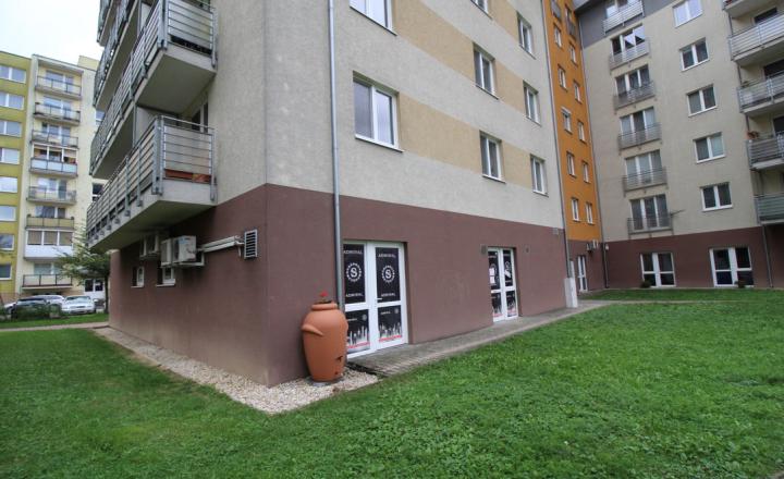 Obchodný priestor Vlčince II - fotografia 1