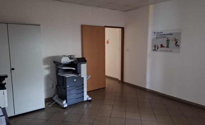 Predáme halu v Žiline o výmere 2466 m2,  s pozemkom 3572 m2 - fotografia 5