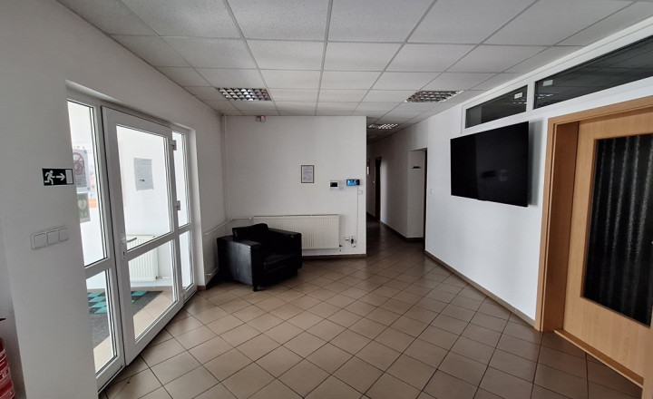 Predáme halu v Žiline o výmere 2466 m2,  s pozemkom 3572 m2 - fotografia 15