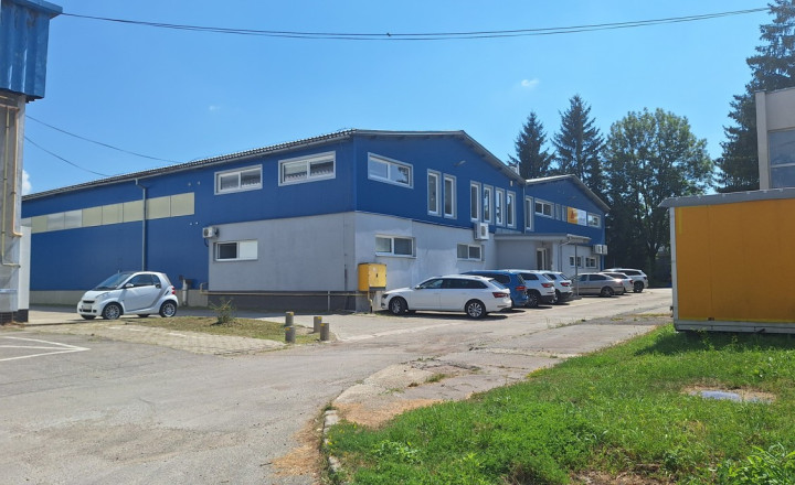 Predáme halu v Žiline o výmere 2466 m2,  s pozemkom 3572 m2 - fotografia 6