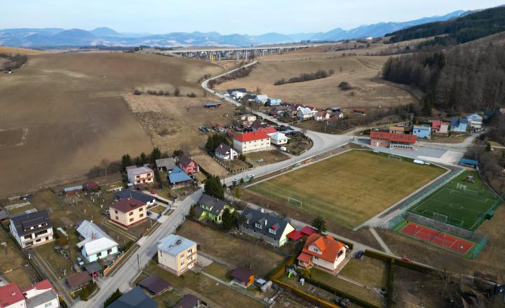 Pozemok v obci Turie - fotografia 4