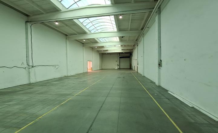Prenajmeme halu v centre Žiliny o výmere 1500 m2 - fotografia 3