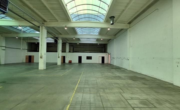 Prenajmeme halu v centre Žiliny o výmere 1500 m2 - fotografia 4