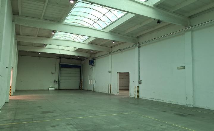 Prenajmeme halu v centre Žiliny o výmere 1500 m2 - fotografia 5