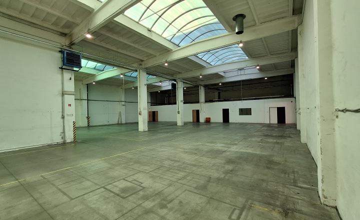 Prenajmeme halu v centre Žiliny o výmere 1500 m2 - fotografia 1