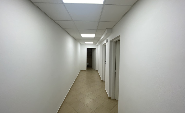 Na predaj kancelárske priestory v centre mesta - fotografia 13