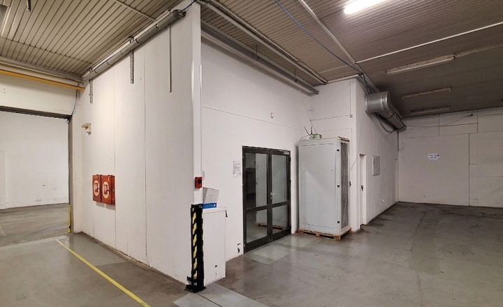 Skladový objekt s rozlohou 1 058 m² v areáli Žilina-Závodie - fotografia 7