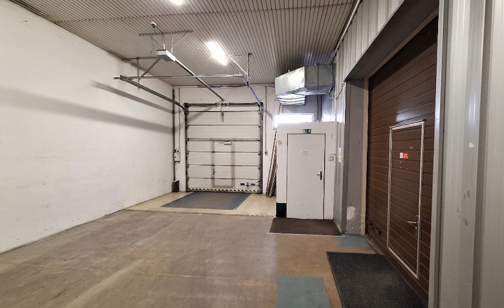 Skladový objekt s rozlohou 1 058 m² v areáli Žilina-Závodie - fotografia 6