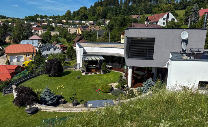 Súkromná rezidencia s panoramatickými výhľadmi - fotografia 3