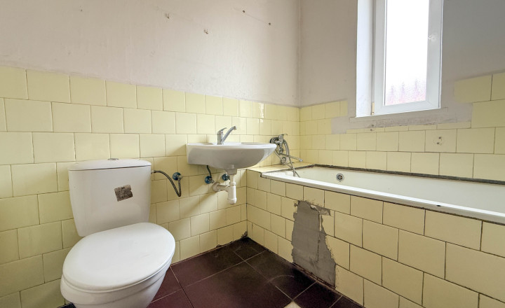 REZERVOVANÉ Rodinný dom 🏡 s výhľadom na Lietavský hrad – tehlový dom len 12 minút od Žiliny! - fotografia 8