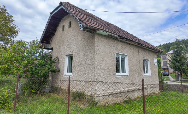 REZERVOVANÉ Rodinný dom 🏡 s výhľadom na Lietavský hrad – tehlový dom len 12 minút od Žiliny! - fotografia 13