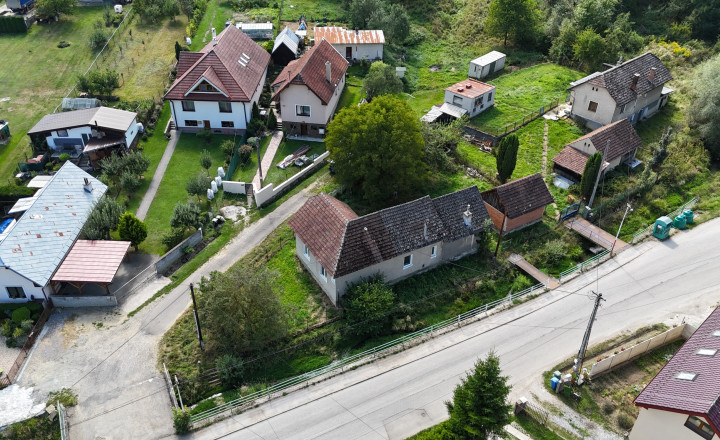 REZERVOVANÉ Rodinný dom 🏡 s výhľadom na Lietavský hrad – tehlový dom len 12 minút od Žiliny! - fotografia 15