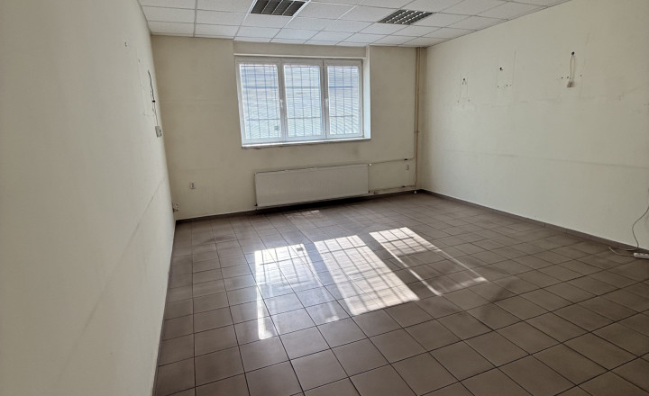 Skladovo-kancelársky objekt s rozlohou 606 m² v areáli Slovena - fotografia 8