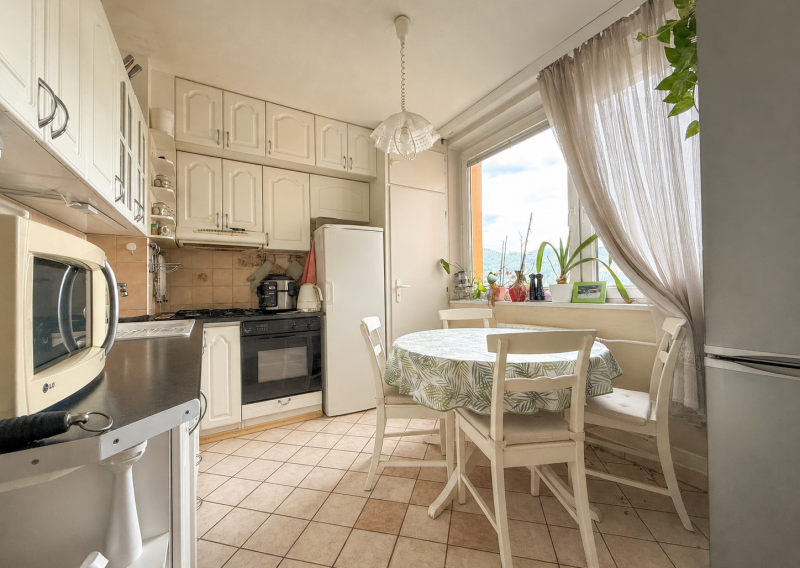 3 izbový byt s veľkorysou výmerou 82 m² a dvomi lodžiami