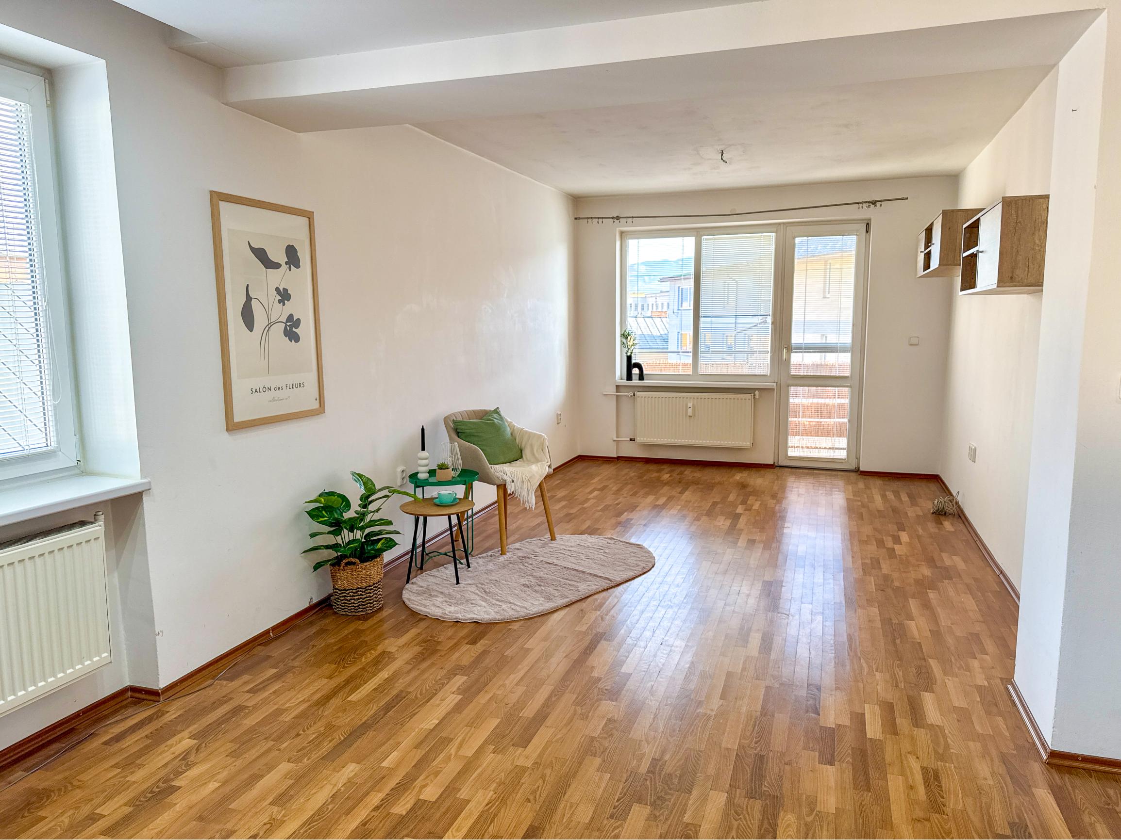 REZERVOVANE Priestranný 4-izbový byt s vlastnou garážou v centre Žiliny
