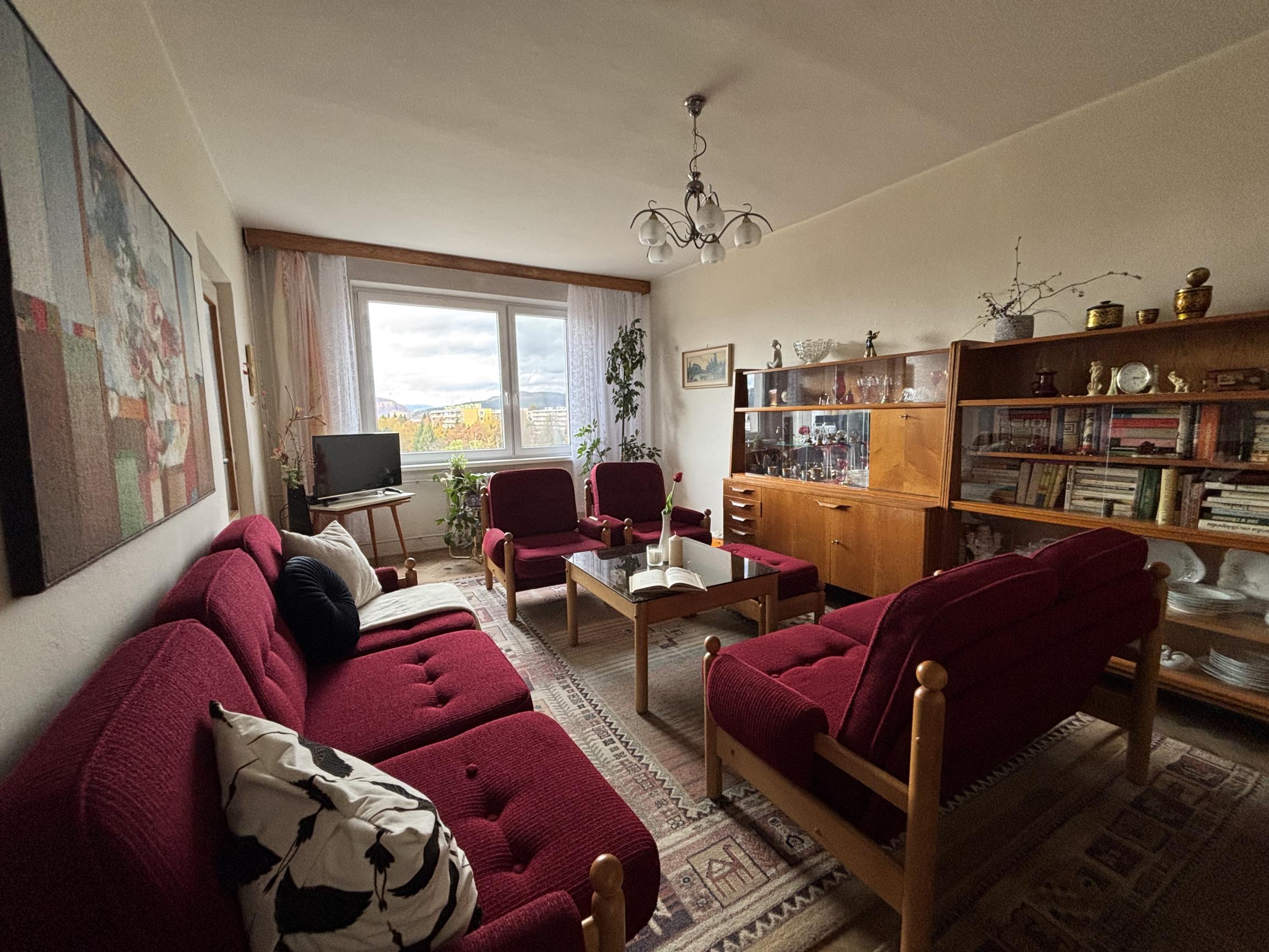 Priestranný 2-izbový byt s lodžiou a balkónom Hliny VI REZERVOVANÉ!
